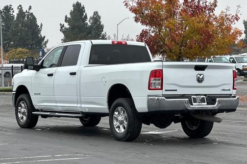 2023 RAM 3500 Big Horn Crew Cab 4x4 8' Box