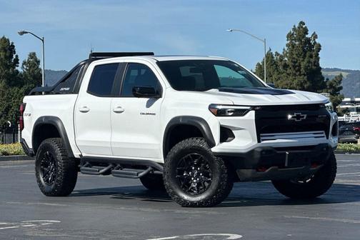 Summit White 2025 Chevrolet Colorado ZR2