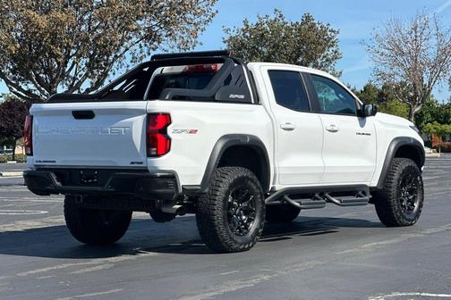 Summit White 2025 Chevrolet Colorado ZR2