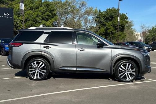Gun Metallic 2024 Nissan Pathfinder Platinum FWD