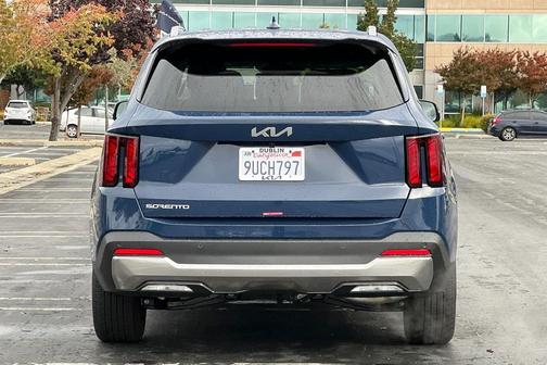 2025 Kia Sorento S