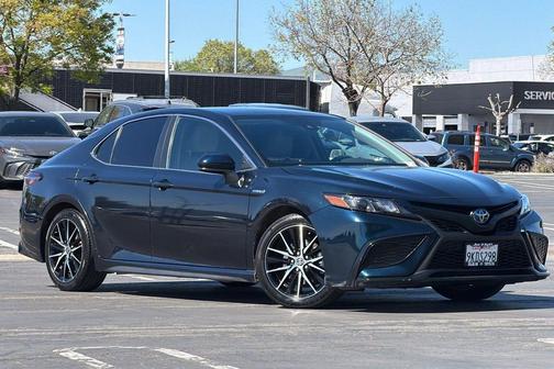 2021 Toyota Camry SE