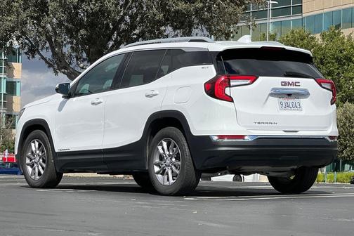 2024 GMC Terrain SLT