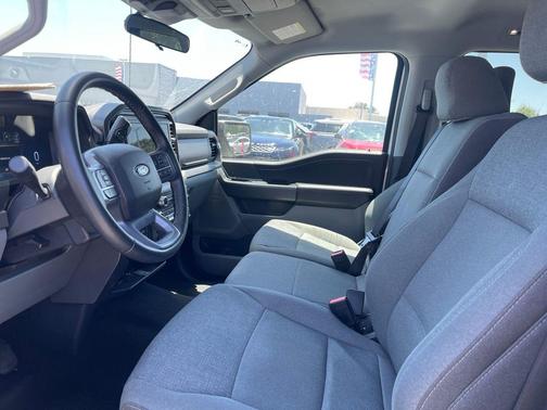 Oxford White 2025 Ford F-150 XLT