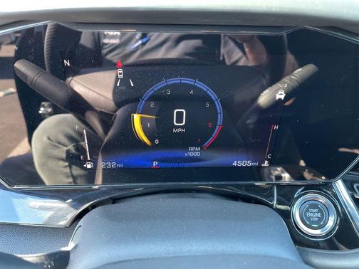 Mosaic Black Metallic 2025 Chevrolet Trax FWD 2RS