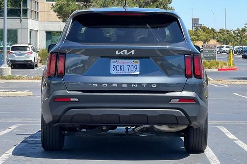 2022 Kia Sorento LX