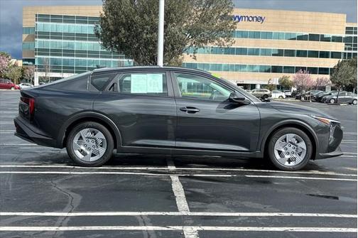 2025 Kia K4 LX