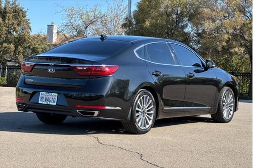 2018 Kia Cadenza Premium