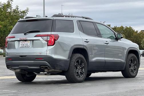 2023 GMC Acadia AWD AT4