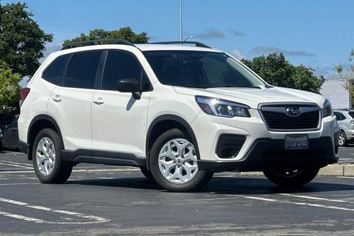 Crystal White Pearl 2019 Subaru Forester Base