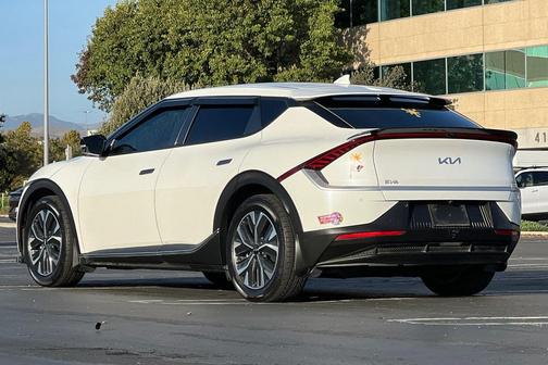 2023 Kia EV6 Light