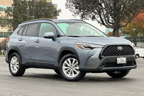 2024 Toyota Corolla Cross LE