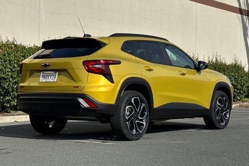 Nitro Yellow Metallic 2025 Chevrolet Trax FWD 2RS
