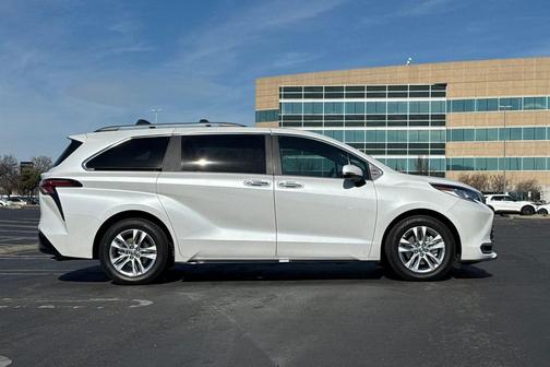 2025 Toyota Sienna Limited