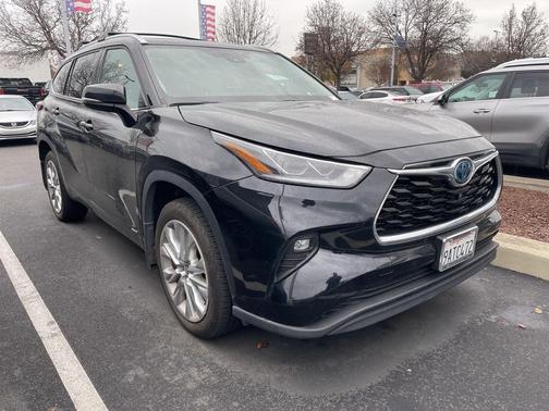 2022 Toyota Highlander Hybrid Limited