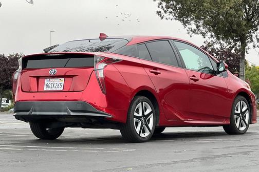 2017 Toyota Prius Four Touring