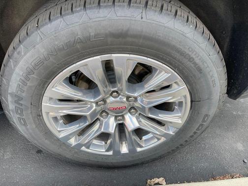 Onyx Black 2025 GMC Yukon Denali