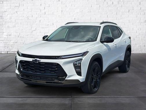 Summit White 2026 Chevrolet Trax ACTIV