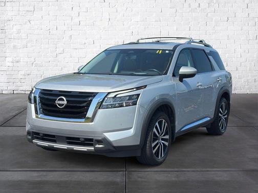 Brilliant Silver Metallic 2023 Nissan Pathfinder Platinum