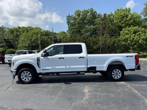 Oxford White 2024 Ford F-250 XLT