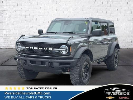 Gray Metallic 2024 Ford Bronco Wildtrak