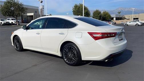 Photo 4 of 32 of 2017 Toyota Avalon XLE Touring