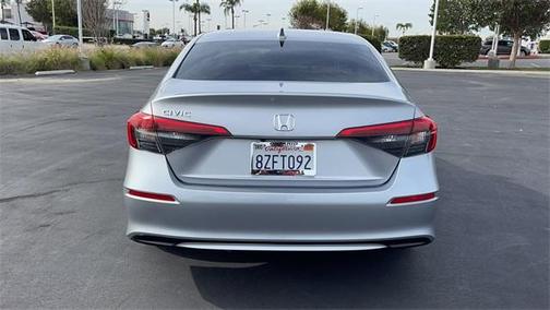 Photo 5 of 29 of 2022 Honda Civic LX