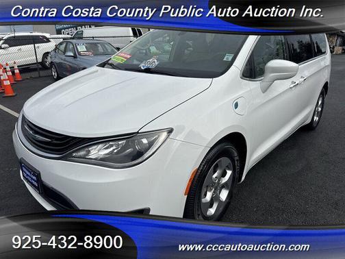 2017 Chrysler Pacifica Hybrid Touring Plus