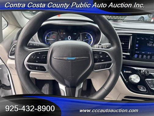 2017 Chrysler Pacifica Hybrid Touring Plus