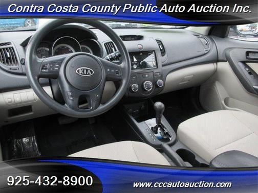 Photo 2 of 30 of 2010 Kia Forte EX