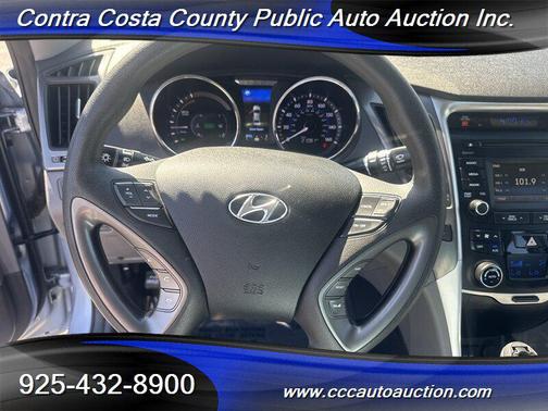 2014 Hyundai SONATA Hybrid Base