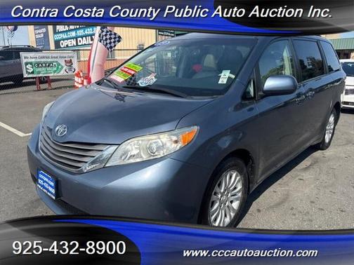 2013 Toyota Sienna XLE