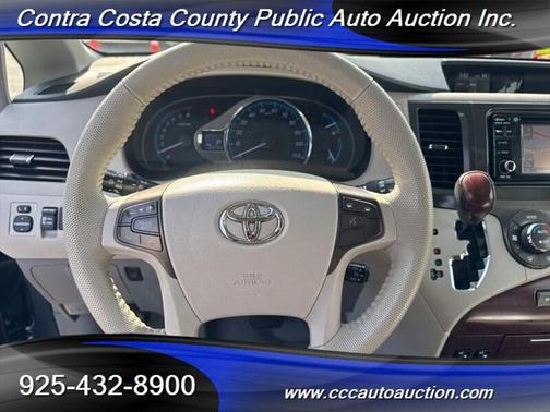 2013 Toyota Sienna XLE