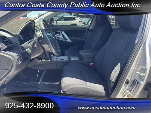 Classic Silver Metallic 2009 Toyota Camry SE