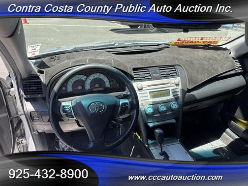 Classic Silver Metallic 2009 Toyota Camry SE