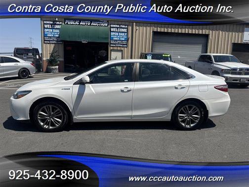 2016 Toyota Camry Hybrid XLE