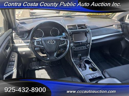2016 Toyota Camry Hybrid XLE