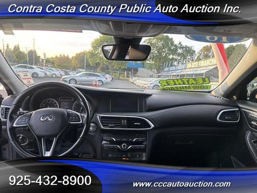 2018 INFINITI QX30 Luxury