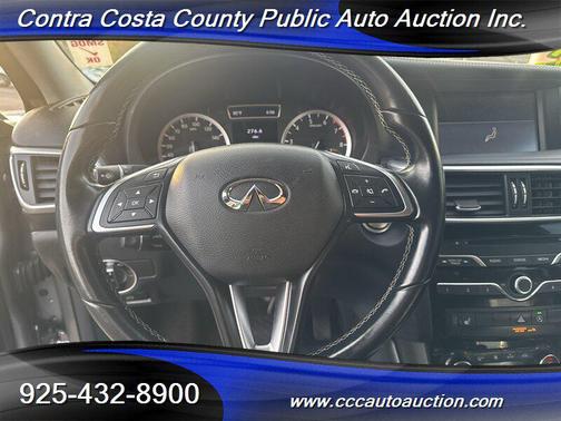 2018 INFINITI QX30 Luxury