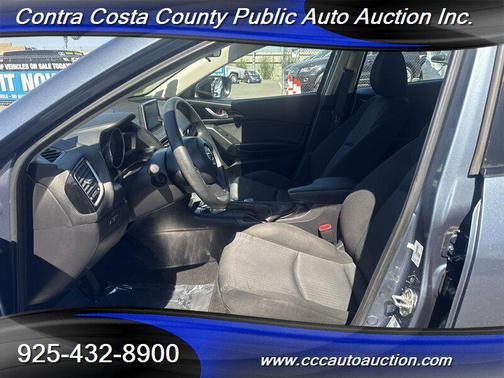 2015 Mazda Mazda3 i Sport