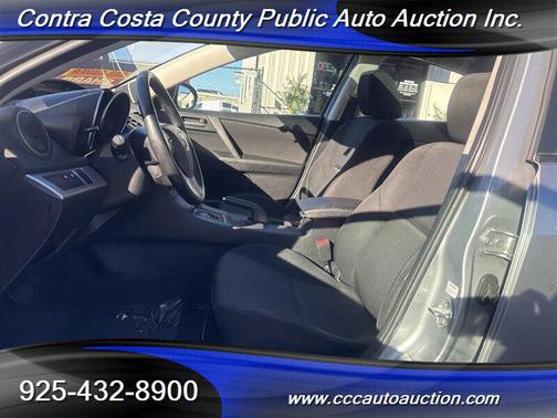 2013 Mazda Mazda3 i Touring