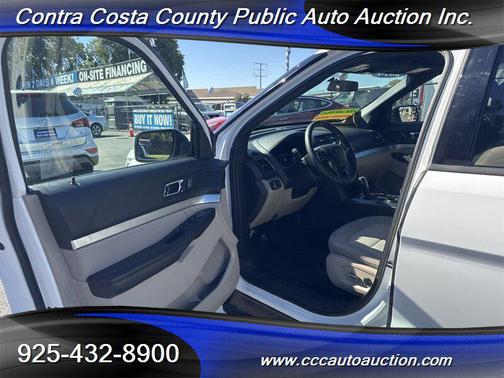 Oxford White 2018 Ford Explorer Base