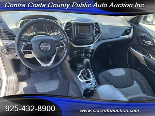 Granite Crystal Metallic Clear Coat 2018 Jeep Cherokee Latitude