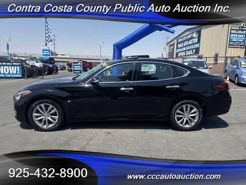 2018 INFINITI Q70 3.7 LUXE