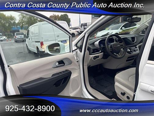 2017 Chrysler Pacifica Hybrid Touring Plus