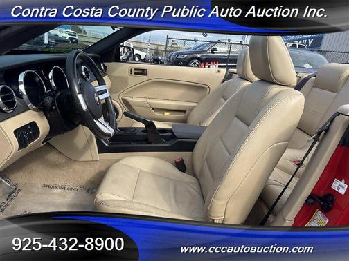 2006 Ford Mustang Deluxe