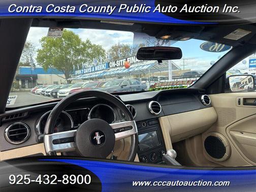 2006 Ford Mustang Deluxe