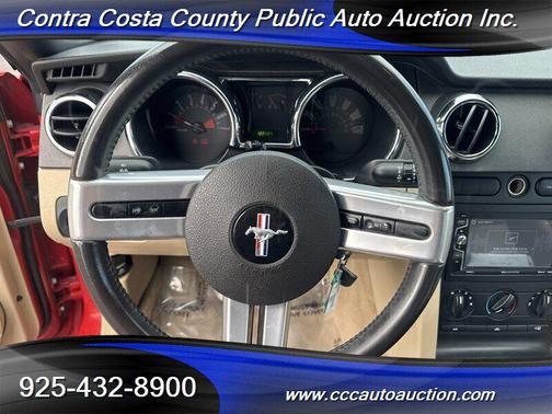 2006 Ford Mustang Deluxe