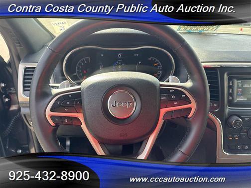 Granite Crystal Metallic Clearcoat 2017 Jeep Grand Cherokee Laredo