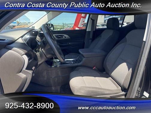 Mosaic Black Metallic 2020 Chevrolet Traverse LS
